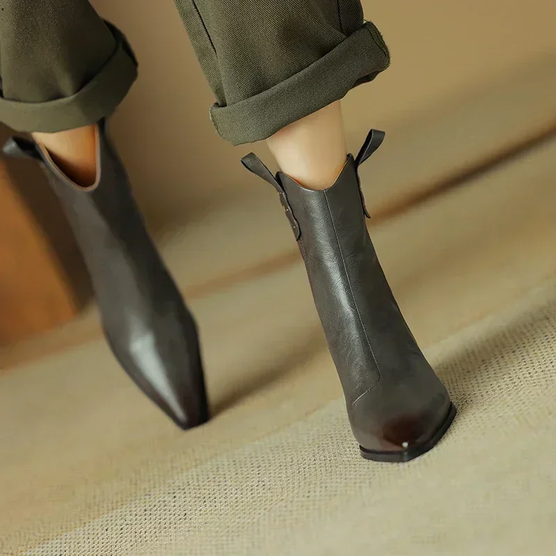 2024 Autumn/winter Genuine Leather Western Women Shoes Pointed Toe Chunky Heel Retro Ankle Boots 188e