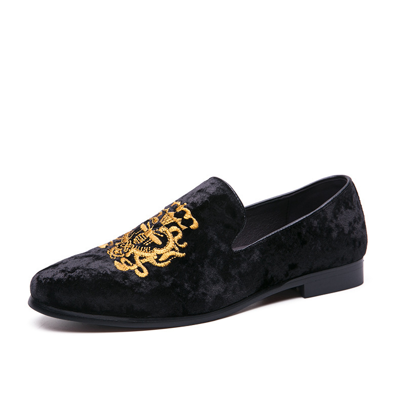 2024 Spring Wedding Dress Casual Men Loafers New Big Size Lazy Peas shoes Embroidery Moccasins Shoes Fashion Suede Leather shoes