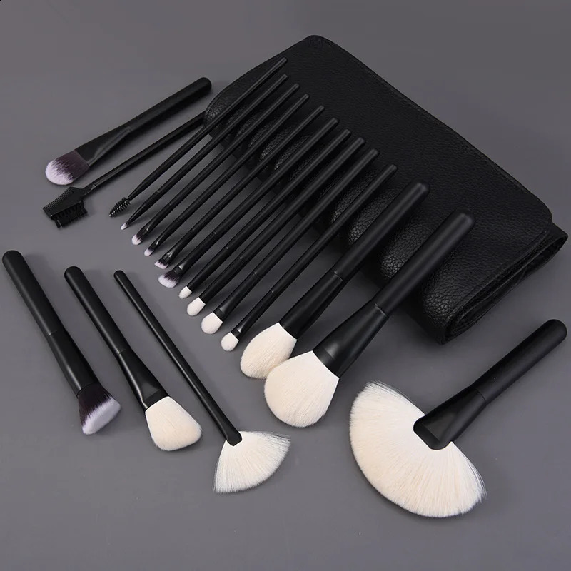 18 PCS Animal Goat Hair Makeup Brushes Set Wood Handle Makeup For Women Korean Cosmetics Eyeshadow Complete Kit 240729