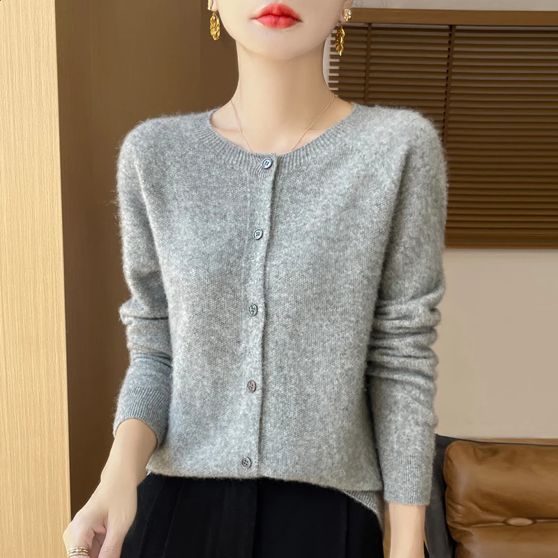 100% beautiful womens Oneck cardigan wool sweater cashmere warm and fashionable knitted bottom 240812