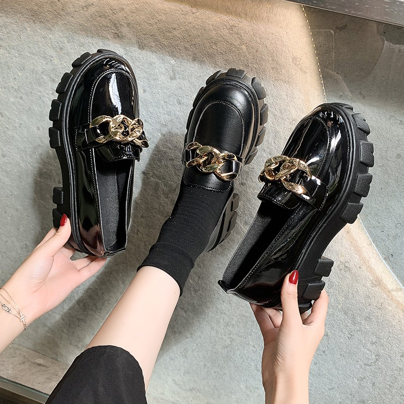 2022 Women Spring New Black Platform Flats Shoes Women Loafers Slip on Boat Shoes Metal Chain Designer Casual Leather Oxfords