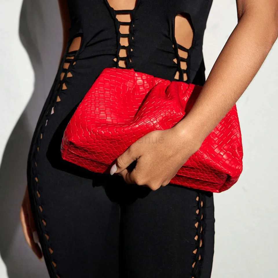 Womens high-end embossed woven handbag with lightweight clip suitable for parties weddings clubs dinners dances etcXJ240730