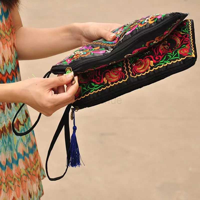 Tassel Random Ethnic Style Embroidery Handbag Vintage Embroidery Wallet Card BagXJ240730