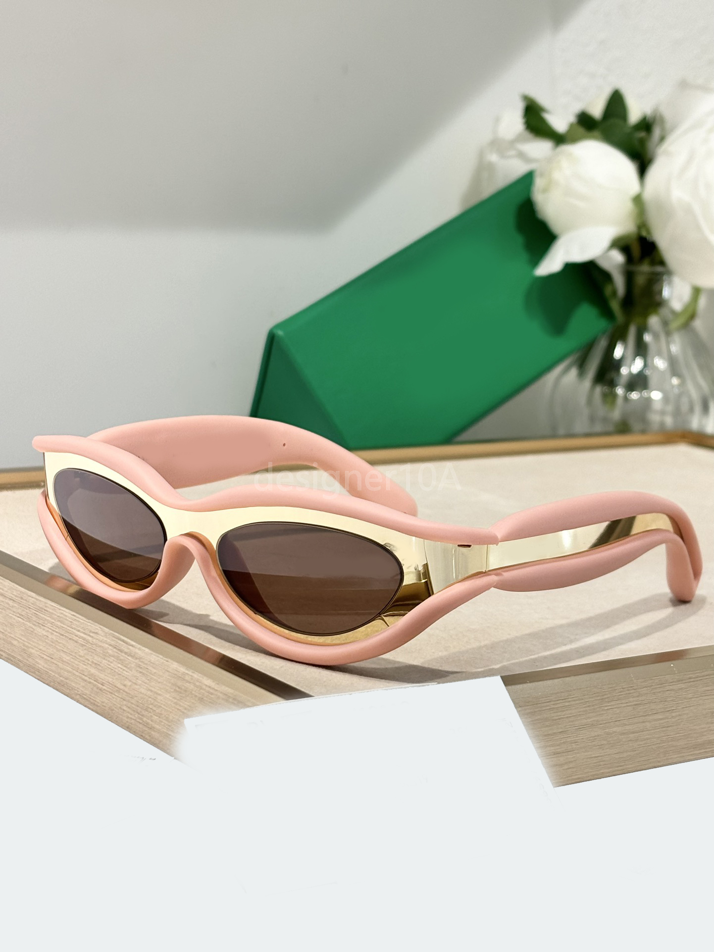 designer sunglass casual fashionable trendy street photography tourism anti glare gentle and lively high quality Rubber clay soft glasses