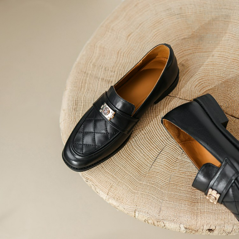 Blapunka Retro Women Genuine Leather Loafers Hand Made Designer Quilted Slip-on Shoes Metal Decorate Black Beige Flats Autumn 40