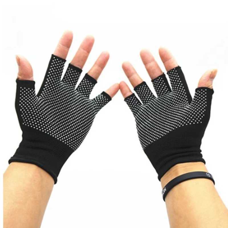1 pair of MTB bicycle gloves nylon bicycle gloves breathable and non slip outdoor gym fitness yoga exercise half finger glovesW241018