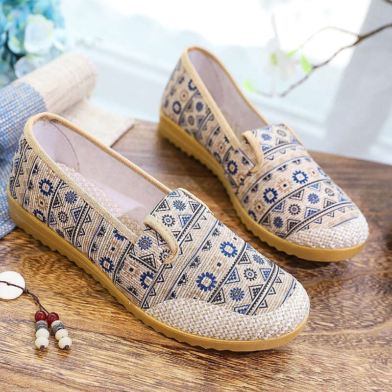 Old Ddmysports S Cloth Women Canvas Shoes Fashionable Versatile Slip Resistant And Comfortable To Step On Outdoor Shoes hoes lip tep hoes