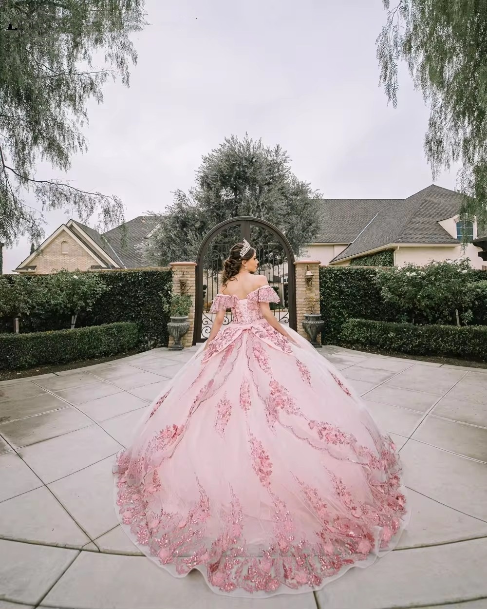 Elegant 2025 Pink Quinceanera Dresses Ball Gown Shiny Lace Applique Beaded Bow Mexico Corset Sweet 16 Vestidos De 15 Anos