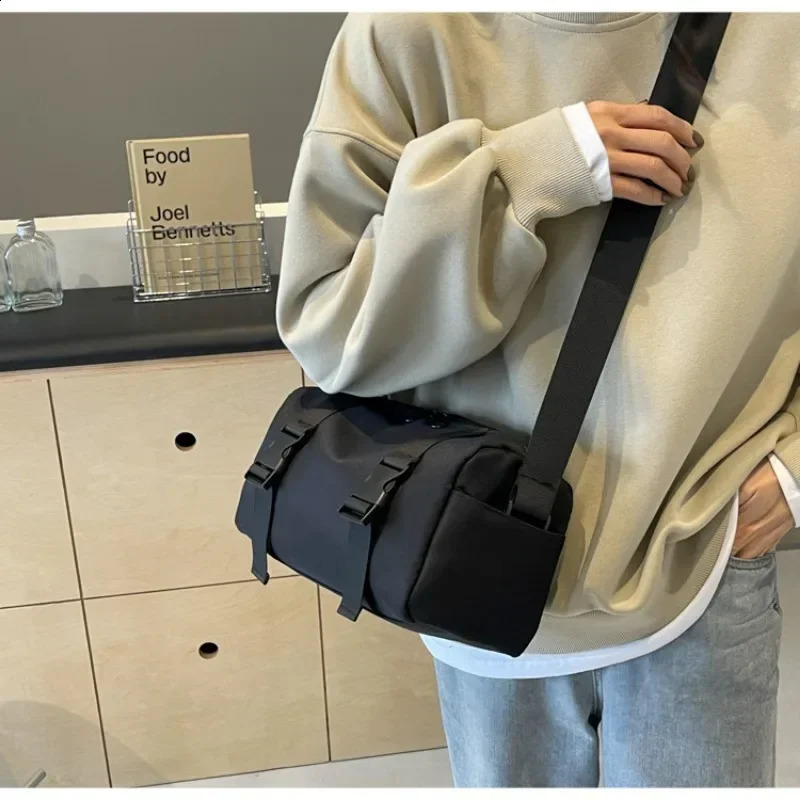 Multifunctional Casual Lightweight New Sports Style Shoulder Large Capacity Satchel Nylon Dumpg Crossbody Bag 240730