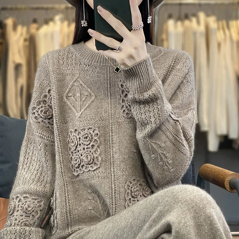 Autumn and winter 100% sweater womens round neck hook openwork loose leisure trend heavy industry 240730