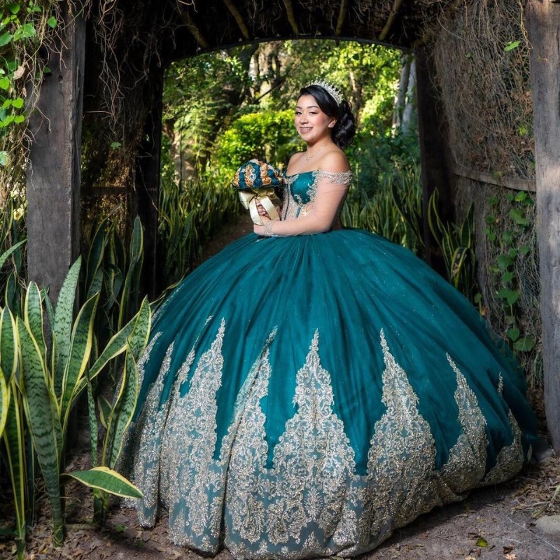 Emerald Green Off The Shoulder Gown Quinceanera Dresses 2024 Beaded Appliques Sweet 16 Birthday Party Gowns Robe De Ball