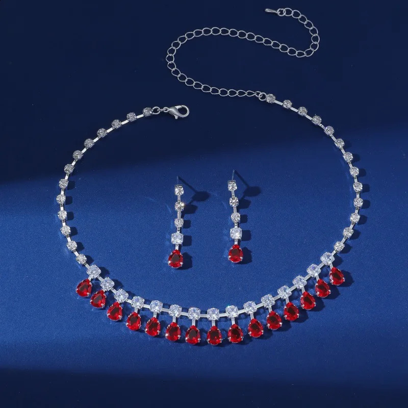 European and American Gothic Girl Bride Set Two Piece Necklace Earrings Super Shining Eye Red Zircon Jewelry Banquet Jewelry 240723