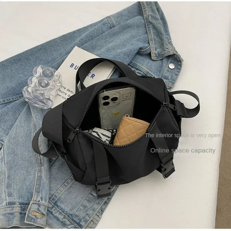 Multifunctional Casual Lightweight New Sports Style Shoulder Large Capacity Satchel Nylon Dumpg Crossbody Bag 240730