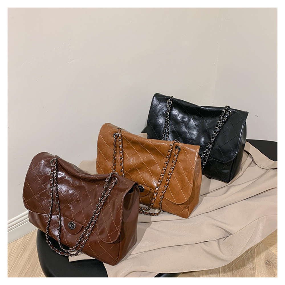 2025 Designer 2024s 2024 New 3 Design Women Light Crossbody Shoulder bag Chain Casual Style Minimalist style Commute Classic Fashion Versatile Free sh