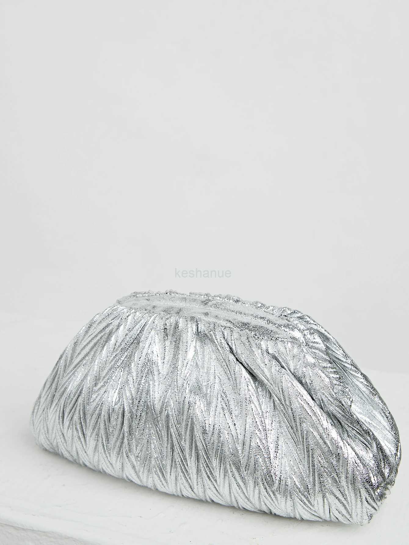 Elegant silver pleated handbag large capacity luxury portable banquet bag for easy carrying perfect choice for parties datesXJ240730