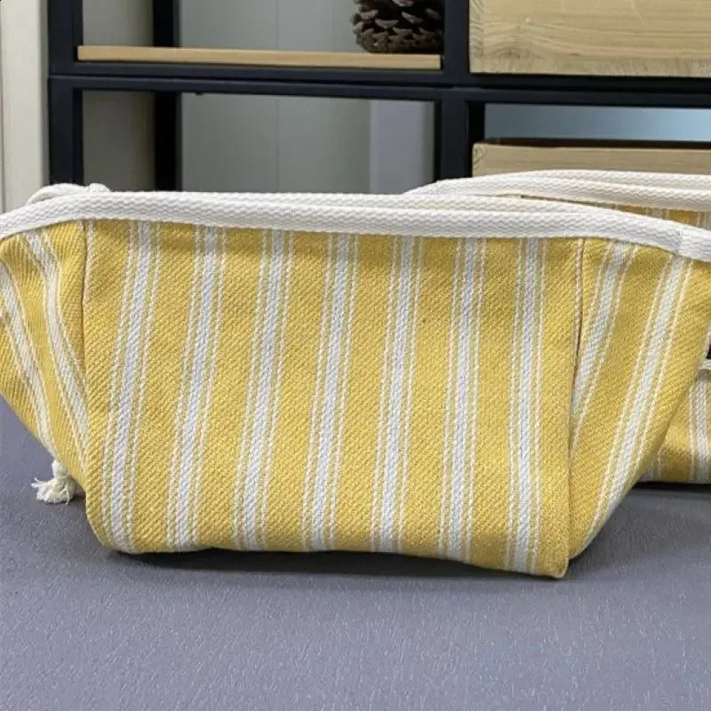 Mar Unique Design Fashion Strip Toiletry Pouch Zipper Make Up Brush Bag Travel Organizer Wholesale Cosmetic Bags 240730