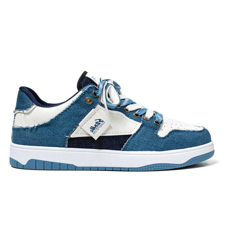 2024s Retro casual niche design for men's skateboarding shoes on the high street
