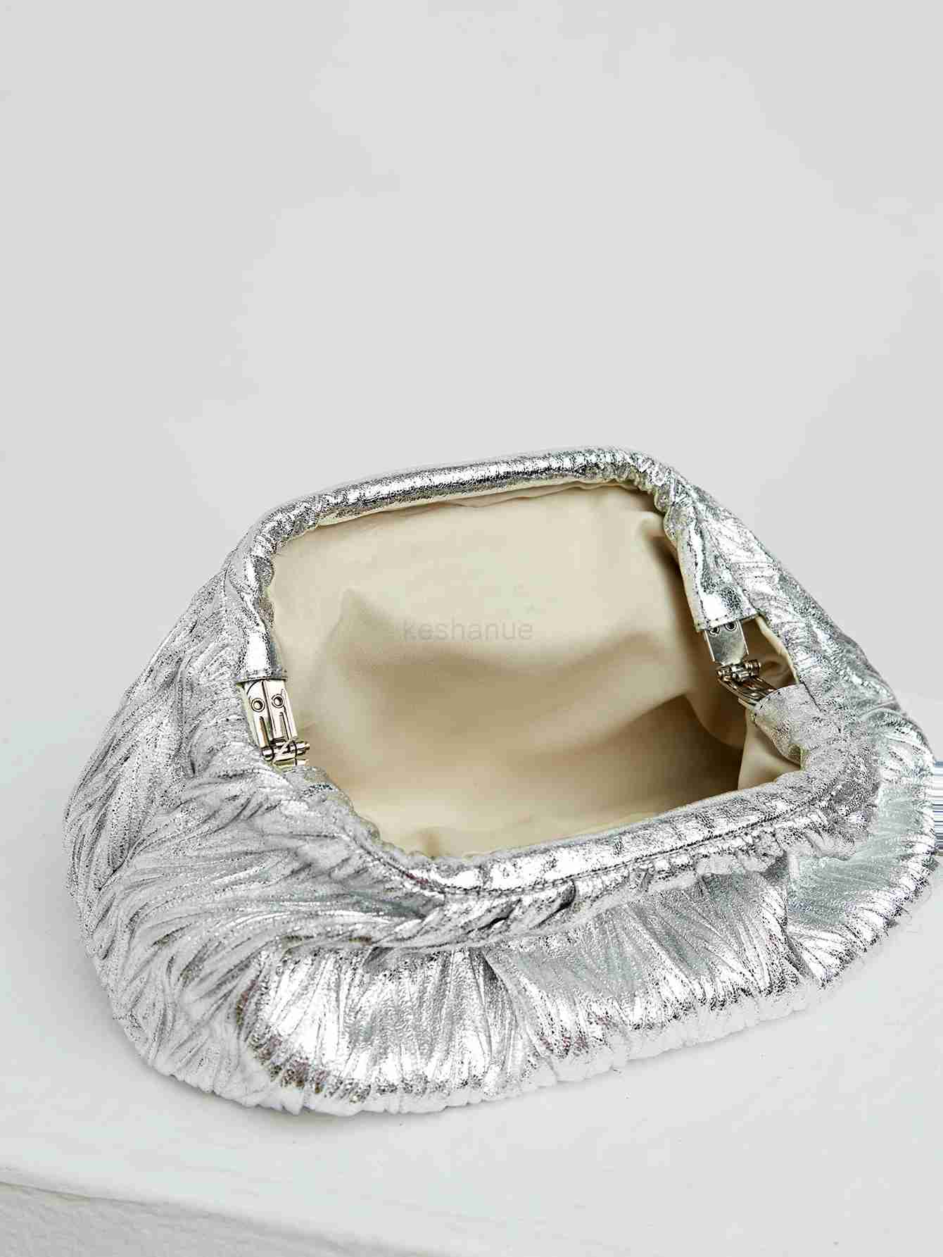 Elegant silver pleated handbag large capacity luxury portable banquet bag for easy carrying perfect choice for parties datesXJ240730