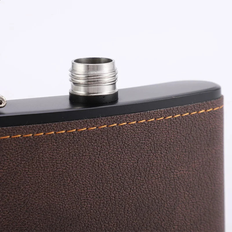 68oz Portable Hip Flask Brown Leather Covered Stainless Steel Flask for Alcohol Whiskey Flasks Man Gift 240729