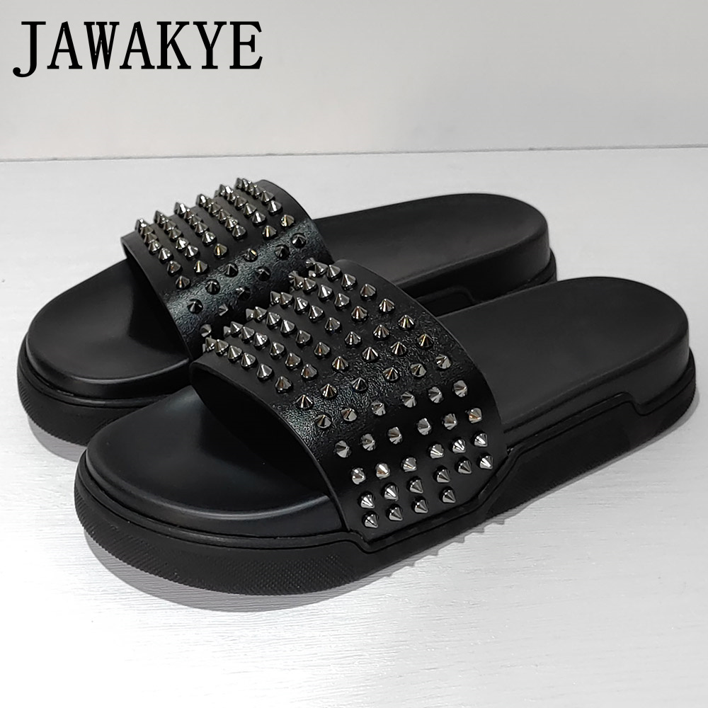Summer 2022 Rivet Slippers Men Flats Slip On Platform Shoes Men Mules Beach Slides Designer Shoes For Men Black White Slippers