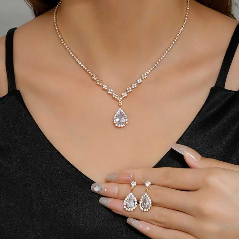 2024 Womens Necklace and Bracelet Set Diamond Zircon Wedding Dress Wedding Accessories W240731