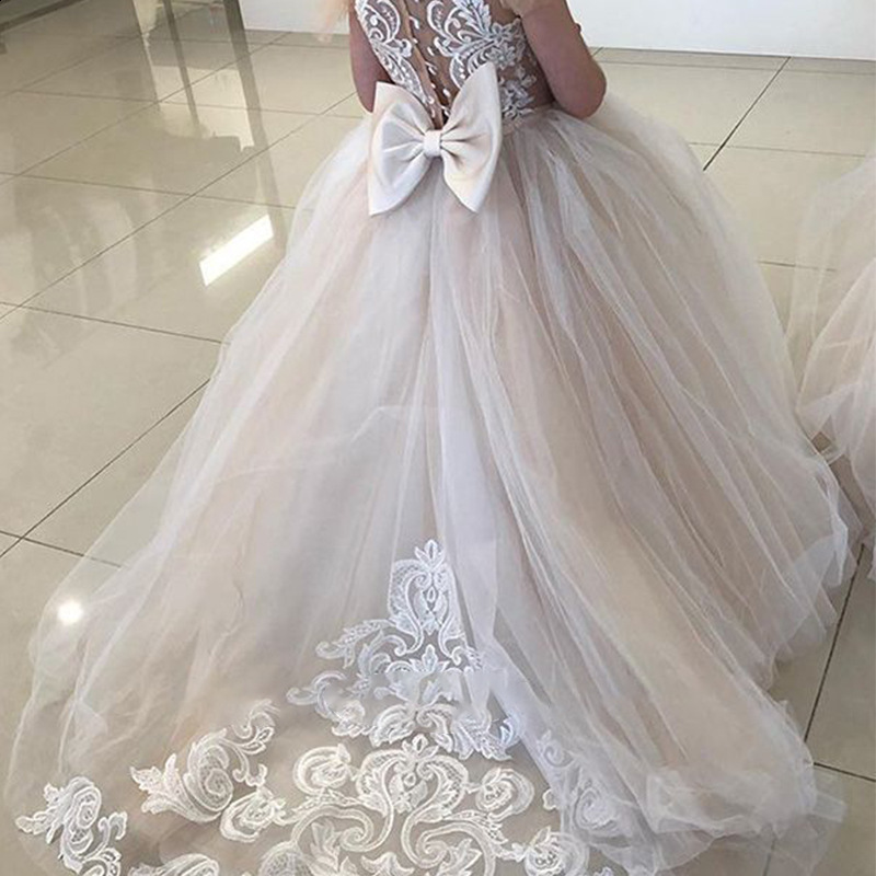 In Stock Lovely Lace Flower Girls Dresses Ball Gowns Kids First Communion Dress Princess Wedding Pageant Full Sleeves Dress 220311