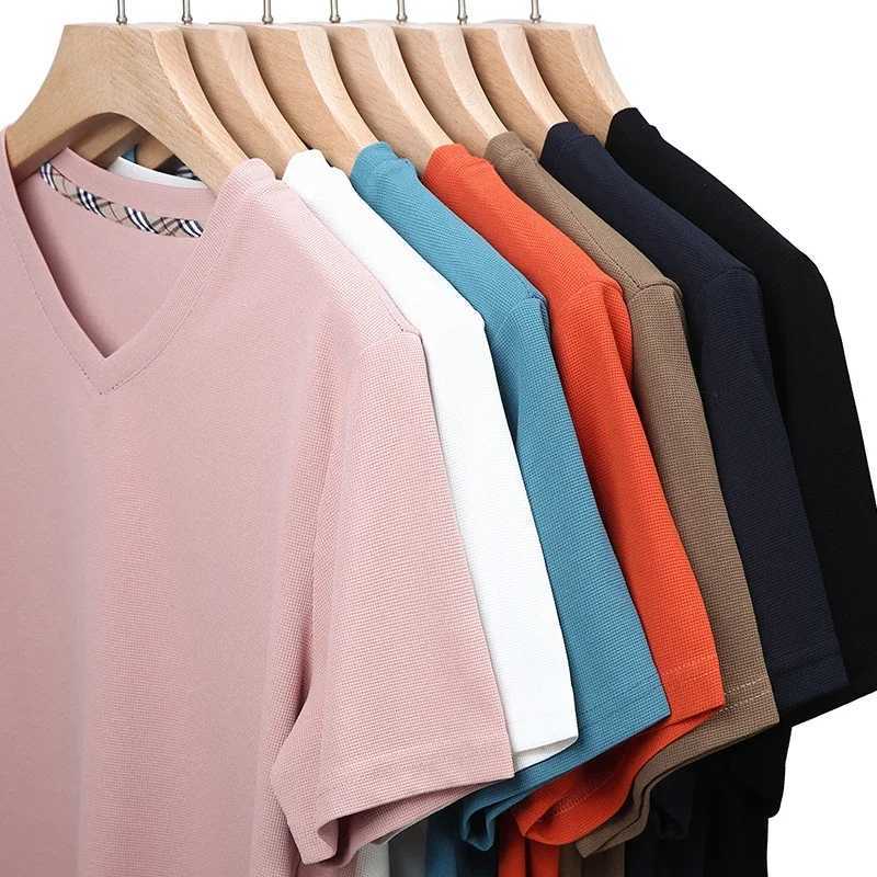 Mens Xinhua Cake V-neck Short sleeved T-shirt Summer Comfortable Top M250411