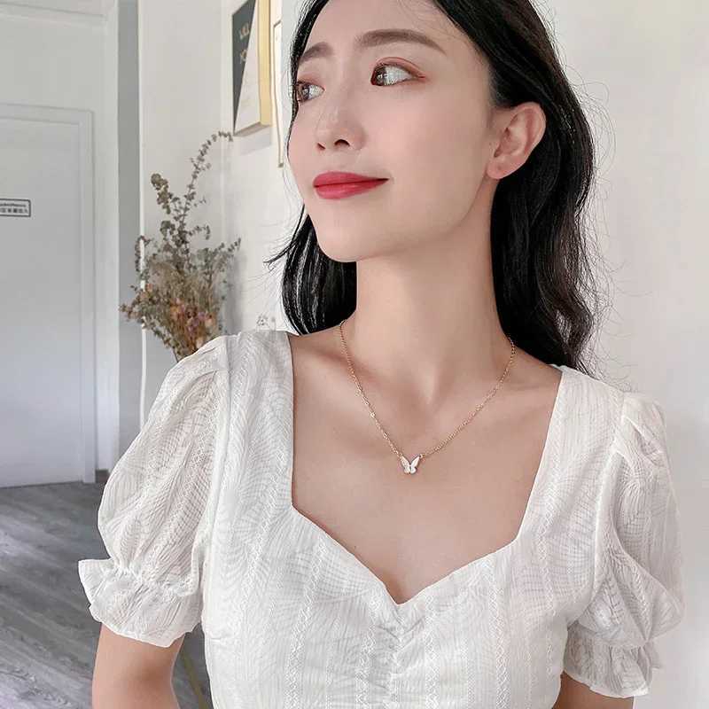 Korean Fashion Butterfly Necklace Womens Elegant Gold Pendant Chain Necklace Retro Style Fashion Jewelry Wholesale W240731