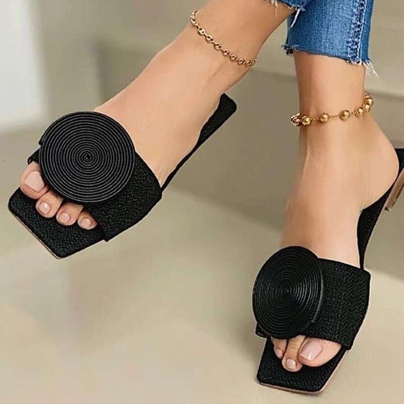 2024s 2024 New Designer Slippers Womens Summer Sandals Fashion Embroidered Platform Slipper Super Lightweight For Travel Plus Size 35-43