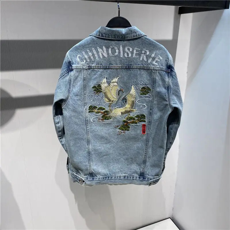 Mens Denim Jacket with Embroidery Male Jean Coats Blue Original Autumn Menswear Y2k Fashion Washed Joker Cowboy Large Size L G 240816
