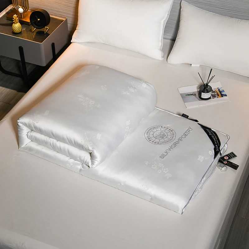 Real silk bedding 100% mulberry silk spring automatic thickening bedding winter comfortable super warm thickening blanket luxury silk bedding W241024