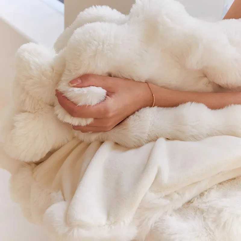 Faux Fur Blanket for Winter Warm High-end Fluffy Bubble Shaped Throw Blankets for Beds Luxury Super Comfortable Sofa Pillow Case Y240730