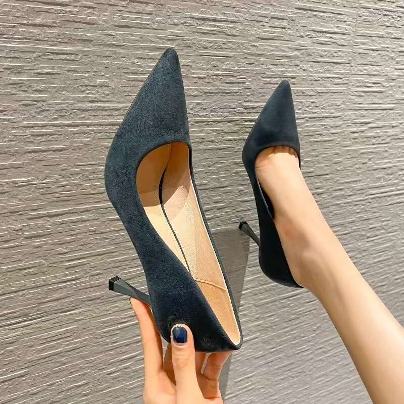 2024S 2024 New Fine Suede Professional Work Women's Students Ceremonial High Heels New Female Pointed Head Middle Heel Single Shoes Black