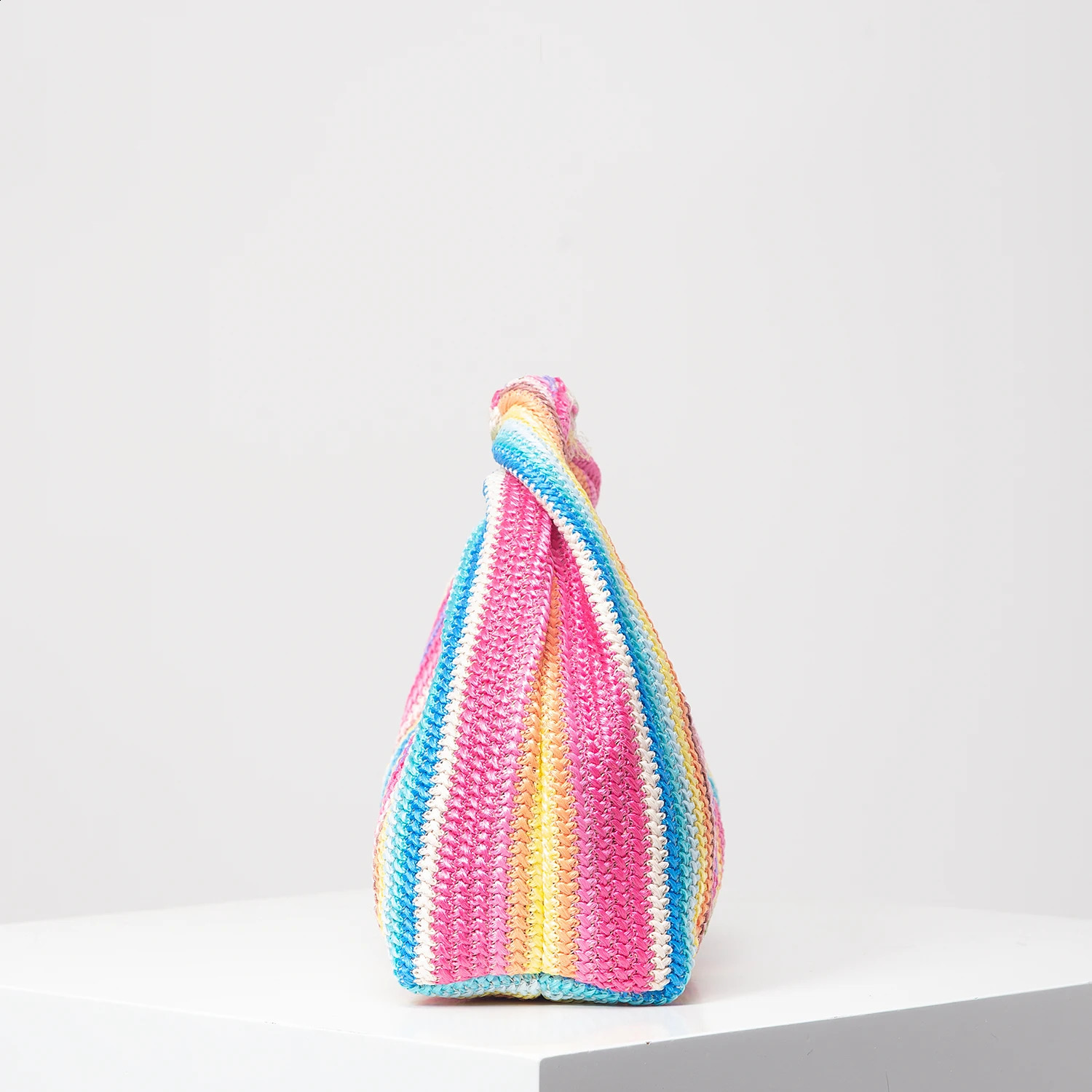 Vintage woven handbag simple bag beach wind rainbow bag holiday casual straw purse random pattern 240730
