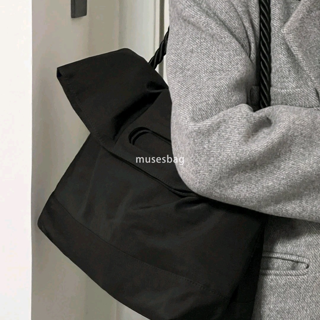 Korean version nylon crossbody bag female messenger bag New college students class large capacity tote bag