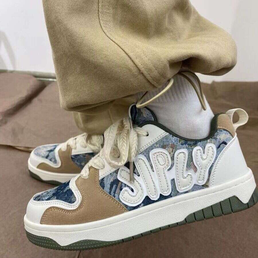 Designer 2024 White Fashion Shoes: Athleisure Style Couple Board Shoes (Green)