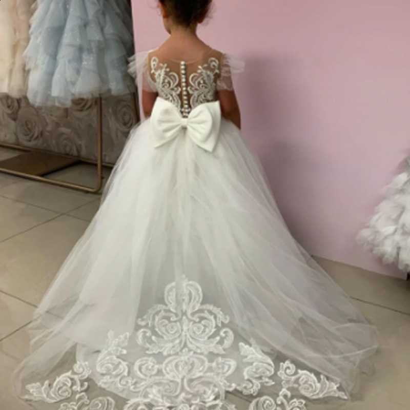 In Stock Lovely Lace Flower Girls Dresses Ball Gowns Kids First Communion Dress Princess Wedding Pageant Full Sleeves Dress 220311