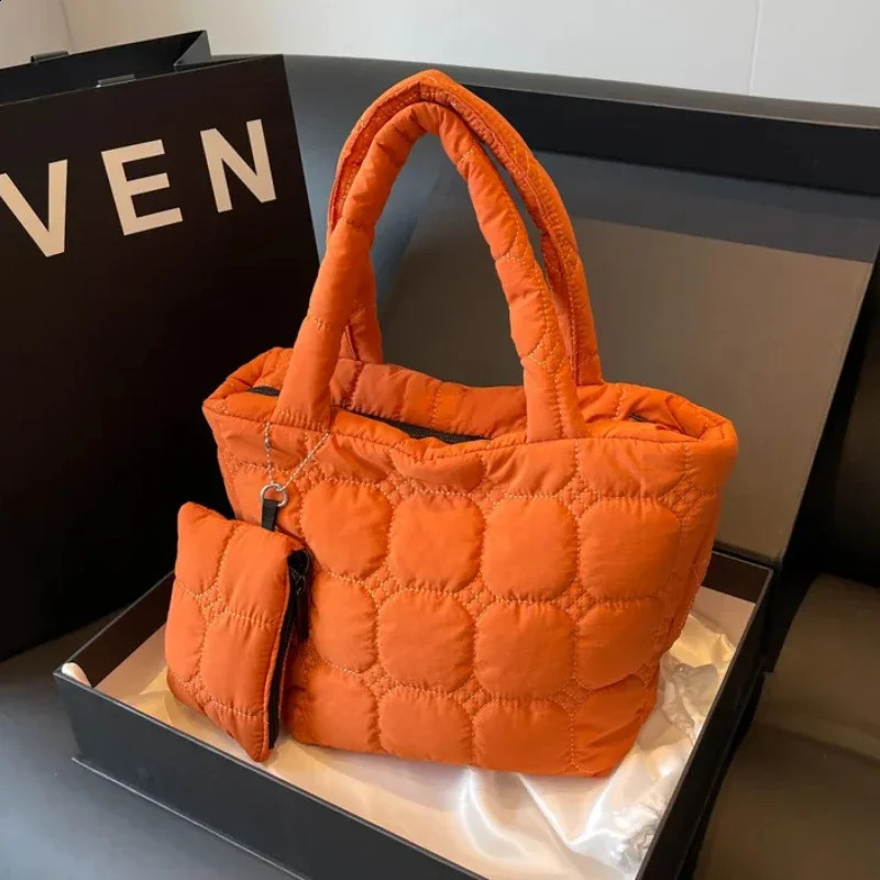 Fashion Quilted Embroidery Thread Handbag Lightweight Puffy TopHandle Bag Large Capacity Ladies Small Totes with Mini Purse 240731