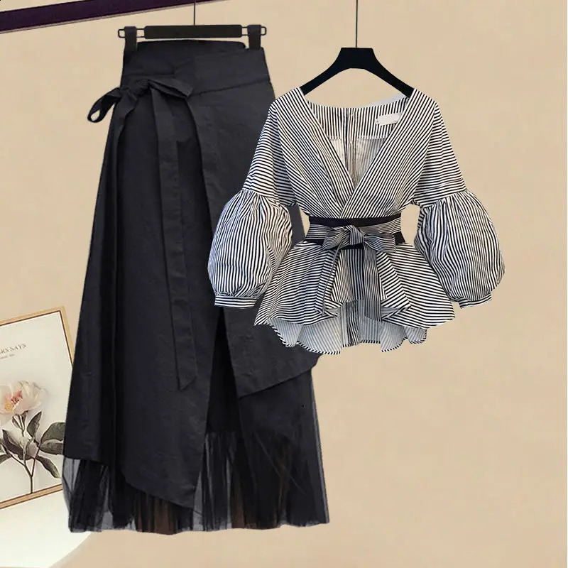 Korean Style Stripes Long Sleeve T-shirt Tops Tulle Skirt Two-piece Elegant Womens Skirt Suit Casual Outfits 240731
