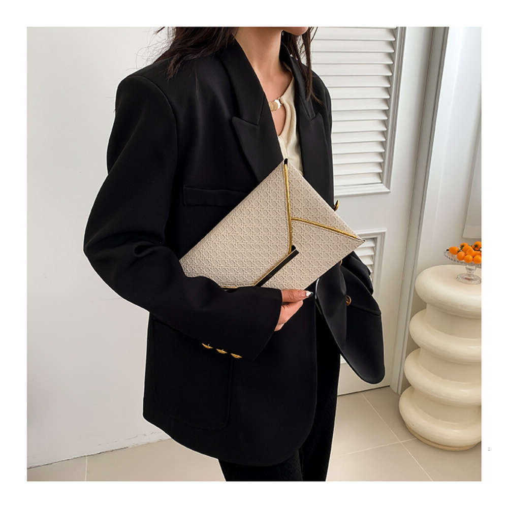 2025 Designer New Design 2024 3 Women Small Envelope Shaped Bag Exquisite Casual Minimalist style Free shipping size