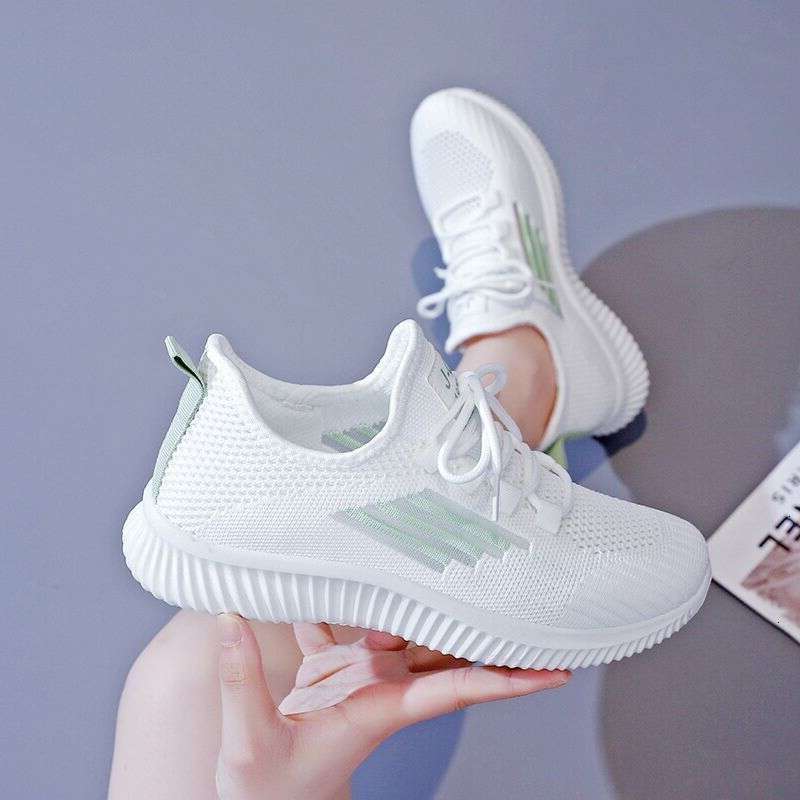 2024 Women's white casual summer breathable sports women's lightweight and comfortable soft soled mesh shoes