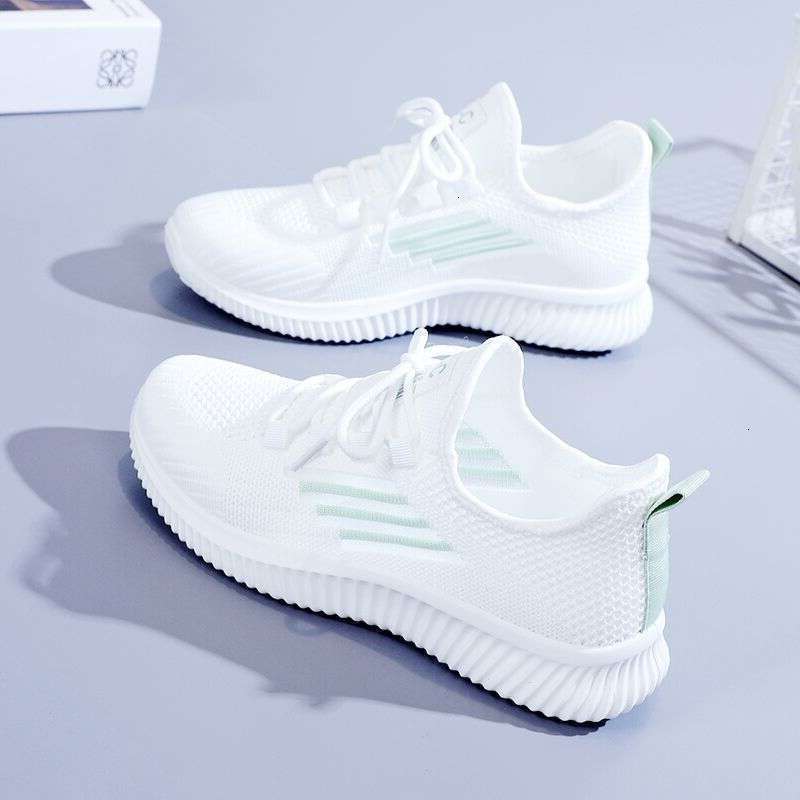2024 Women's white casual summer breathable sports women's lightweight and comfortable soft soled mesh shoes