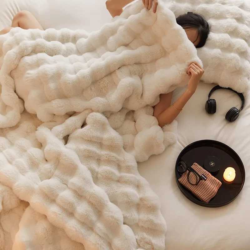 Faux Fur Blanket for Winter Warm High-end Fluffy Bubble Shaped Throw Blankets for Beds Luxury Super Comfortable Sofa Pillow Case Y240730