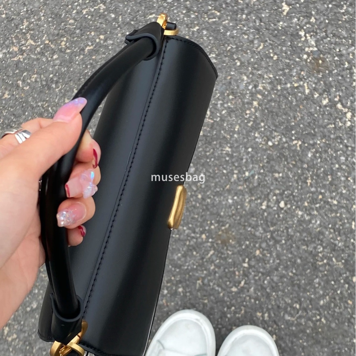 Black underarm bag women's new high-end texture niche design single shoulder retro carrying small square bag crossbody bag