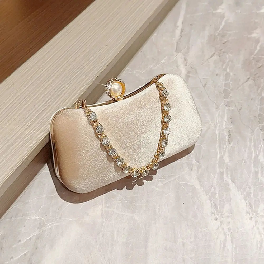 Gold Velvet Evening Bag Fashion French Vintage Pearl Chain Shoulder Bags Banquet Clutch Wedding Party 240813