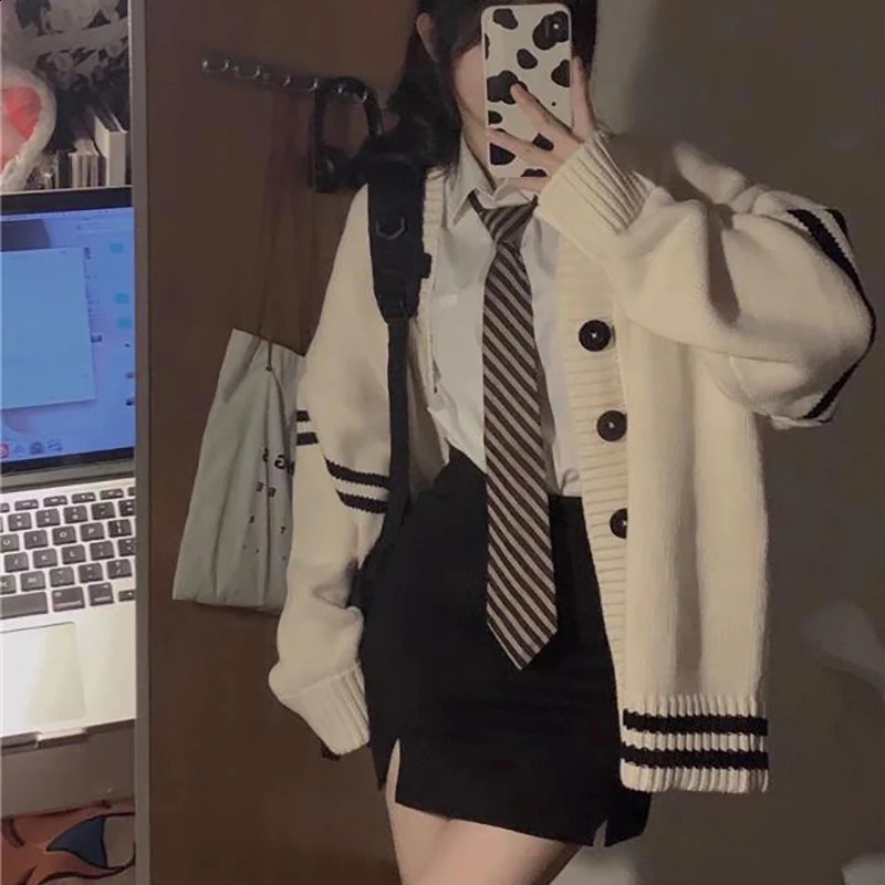 Casual Women Sweater Spring Autumn Korean Striped Long Sleeve Button Loose Cardigan Streetwear Harajuku Y2K Female Knitted Coats 240819