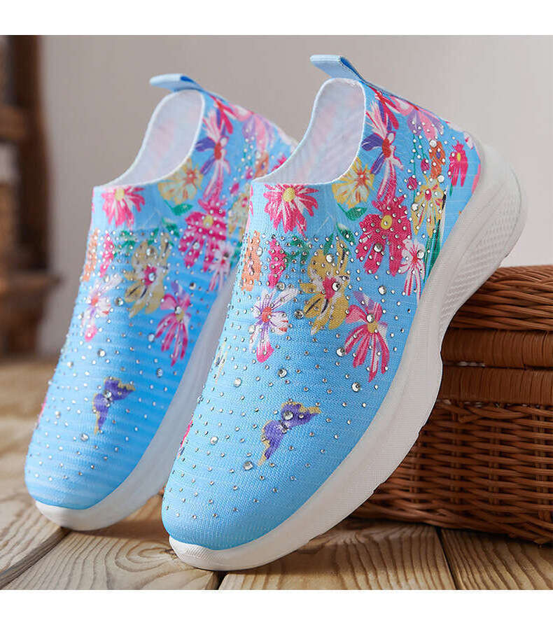 Summer Versatile Women's Shoes Soft Sole Colorful Printing Breathable Comfortable Suitable Fashion Walking shoes Triple White Free shipping size