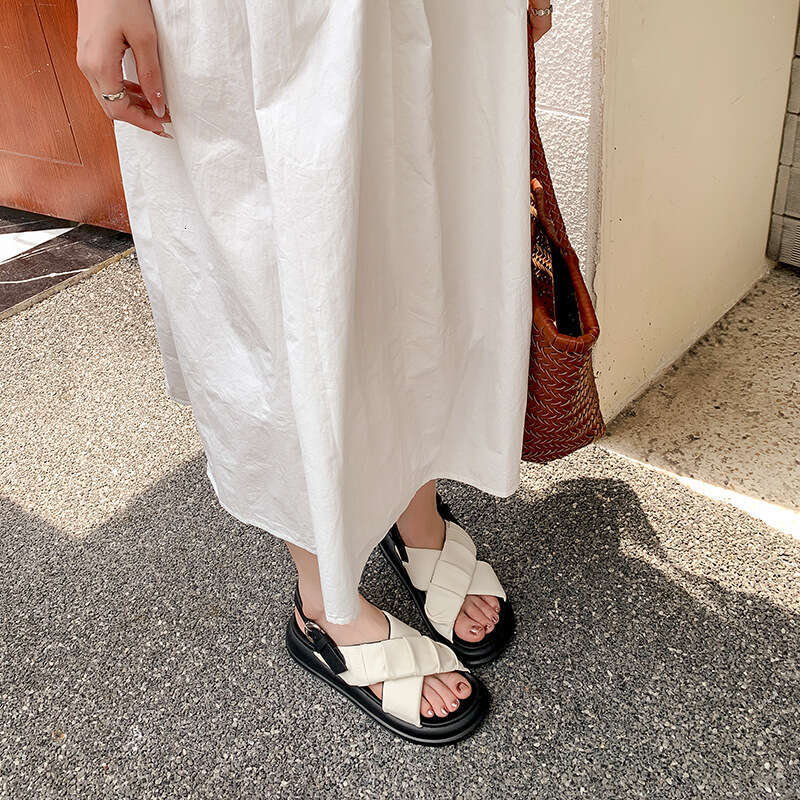 2024 Designer Sandal Womens Sandal New Cross Belt Thick Sole Roman Sandals For Women's Outwear Lightweight And Comfortable Soft Leather Pleated B