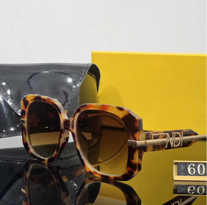 luxury Top Designers sunglasses Letter leg sunglasses for women Polarized Trend UV resistant sun glass Casual Versatile eyeglasses with box