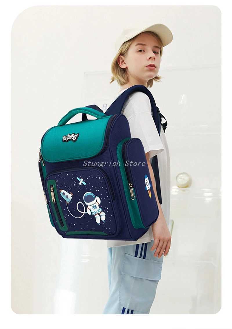 New Boys Orthopedic School Bags Child Astronaut Printing Backpacks Primary Student Girls Childrens Schoolbag Waterproof KidCL240730